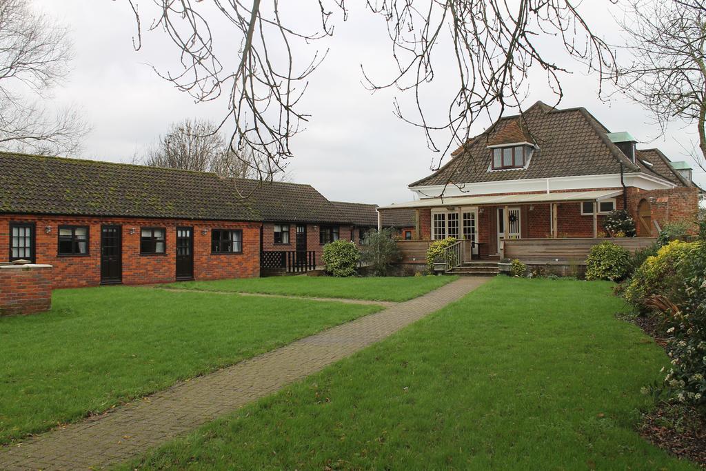 The Swan Motel, Gillingham Beccles Buitenkant foto